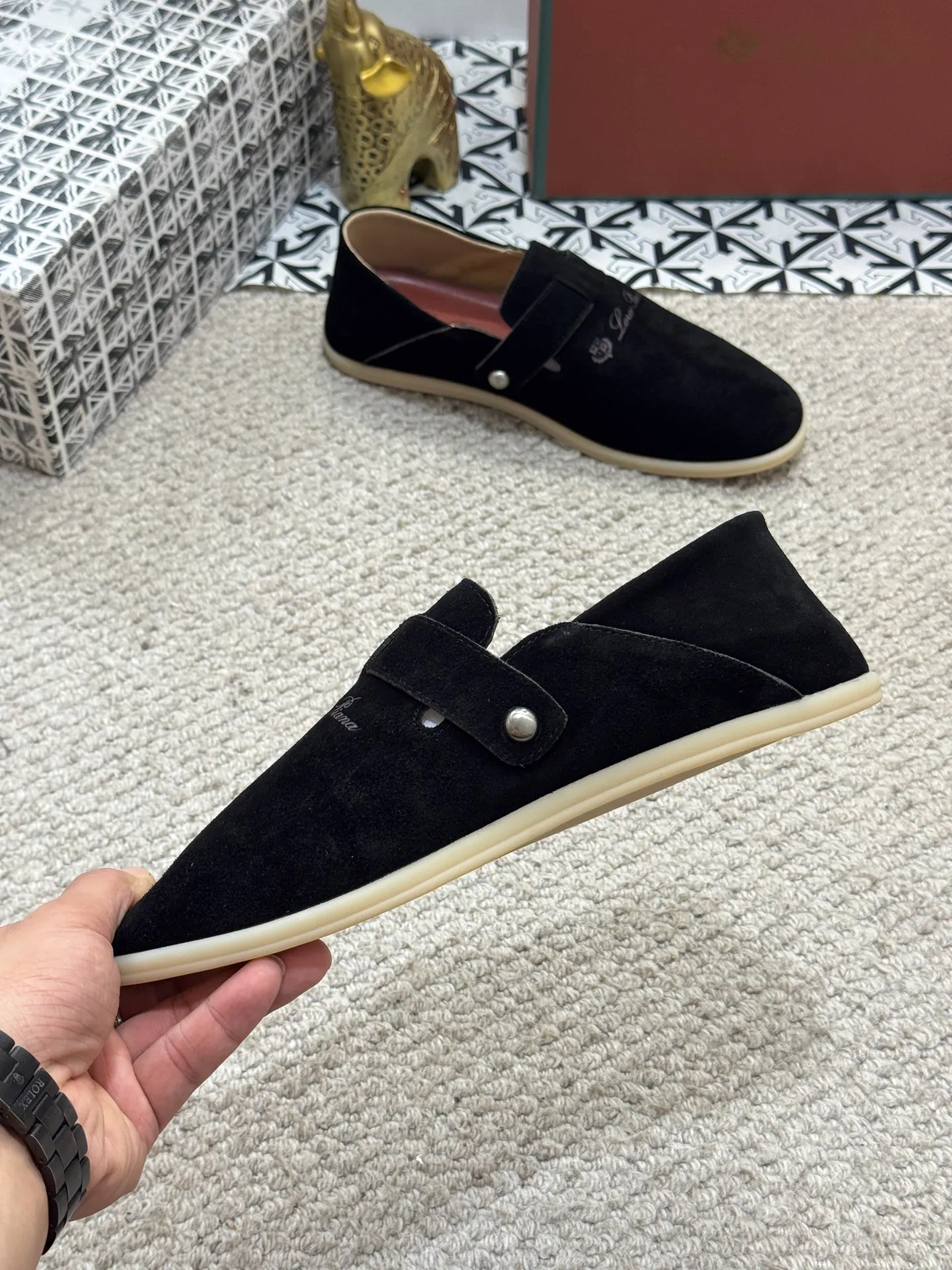 Men's men's shoes 💰420 [New style] 🍓🍓Loro Piana - LP's new moccasin shoes are made of water-repellent treated suede uppers with rubber soles, a classic. The complex craftsmanship and meticulous structure make the shoes light and soft, allowing you to walk comfortably and freely. Perfect for wearing at the beach or out in the water during the summer. Size: 38-44 (45 customized
